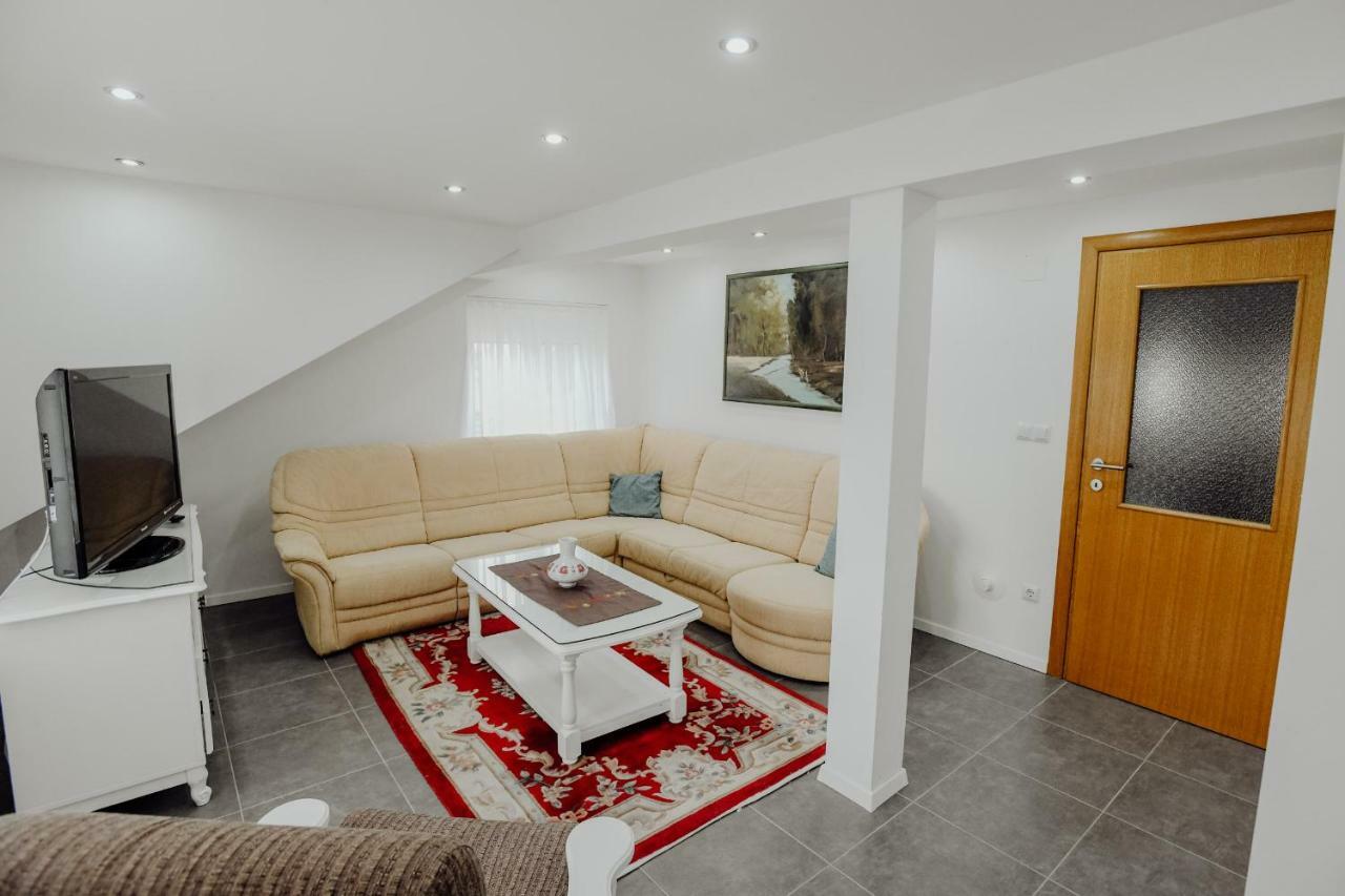 Apartman Slavonia Ðakovo Buitenkant foto